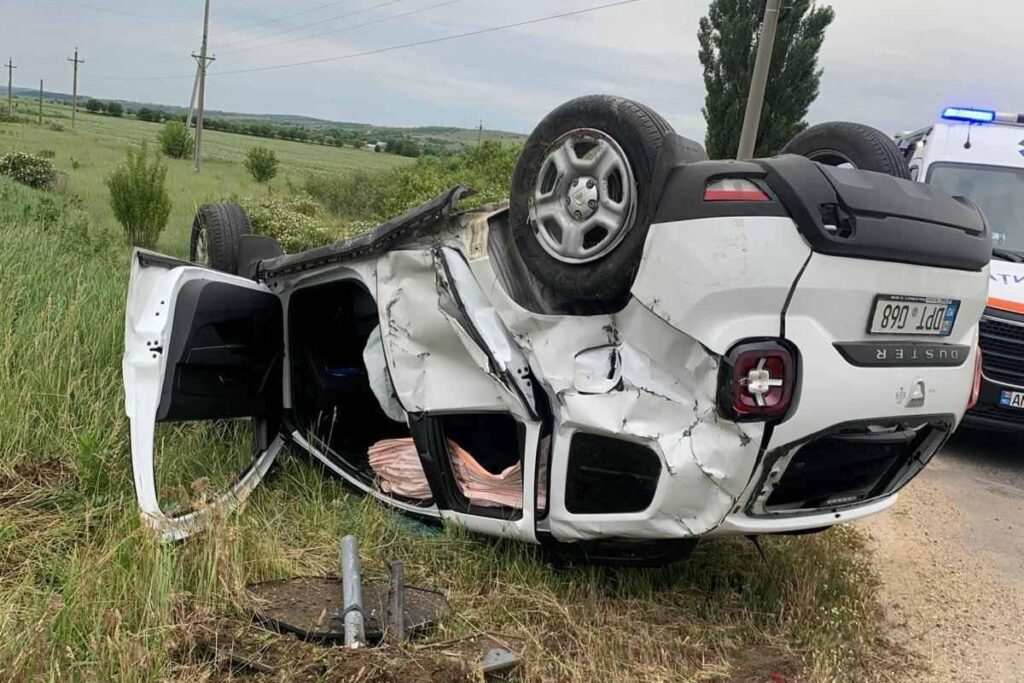 Accident feroviar la Gangura: o mașină a fost lovită de un tren marfar