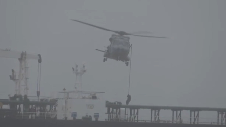 VIDEO // Un nou petrolier din „flota fantomă” a Rusiei a fost sechestrat de Franța. Anunțul lui Emmanuel Macron