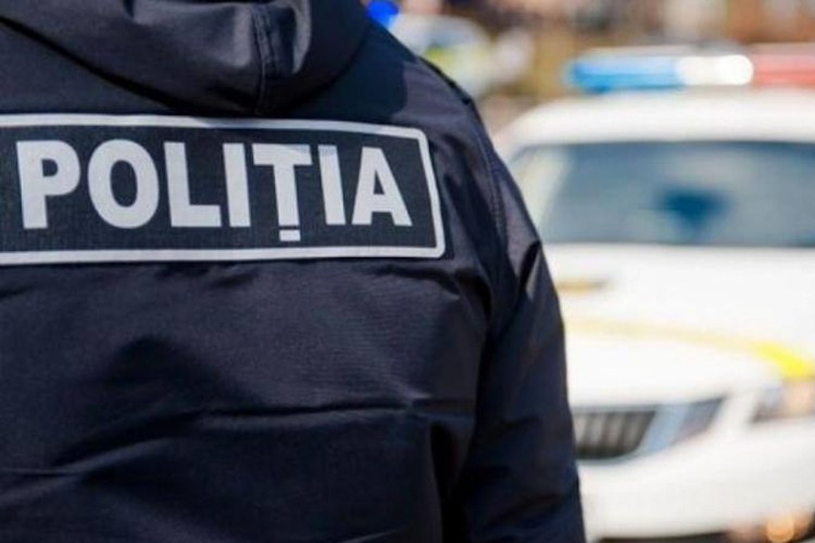 VIDEO // Un tânăr căutat pentru escrocherie, reținut de polițiștii din Ialoveni