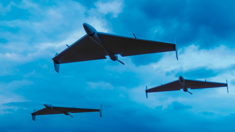 VIDEO // Rusia anunță interceptarea a 86 de drone lângă Sankt Petersburg, în timp ce Putin participa la un forum internațional