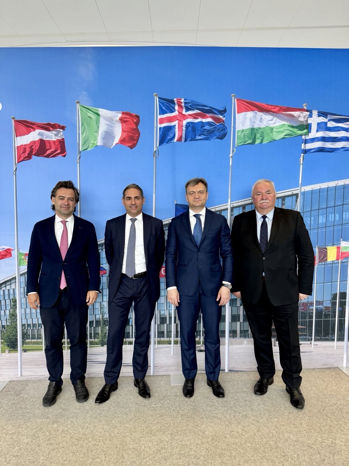 Nicu Popescu și Dorin Recean, întrevederi cu oficiali NATO la Bruxelles: „Dialogul și cooperarea cu partenerii rămân esențiale pentru securitatea țării”