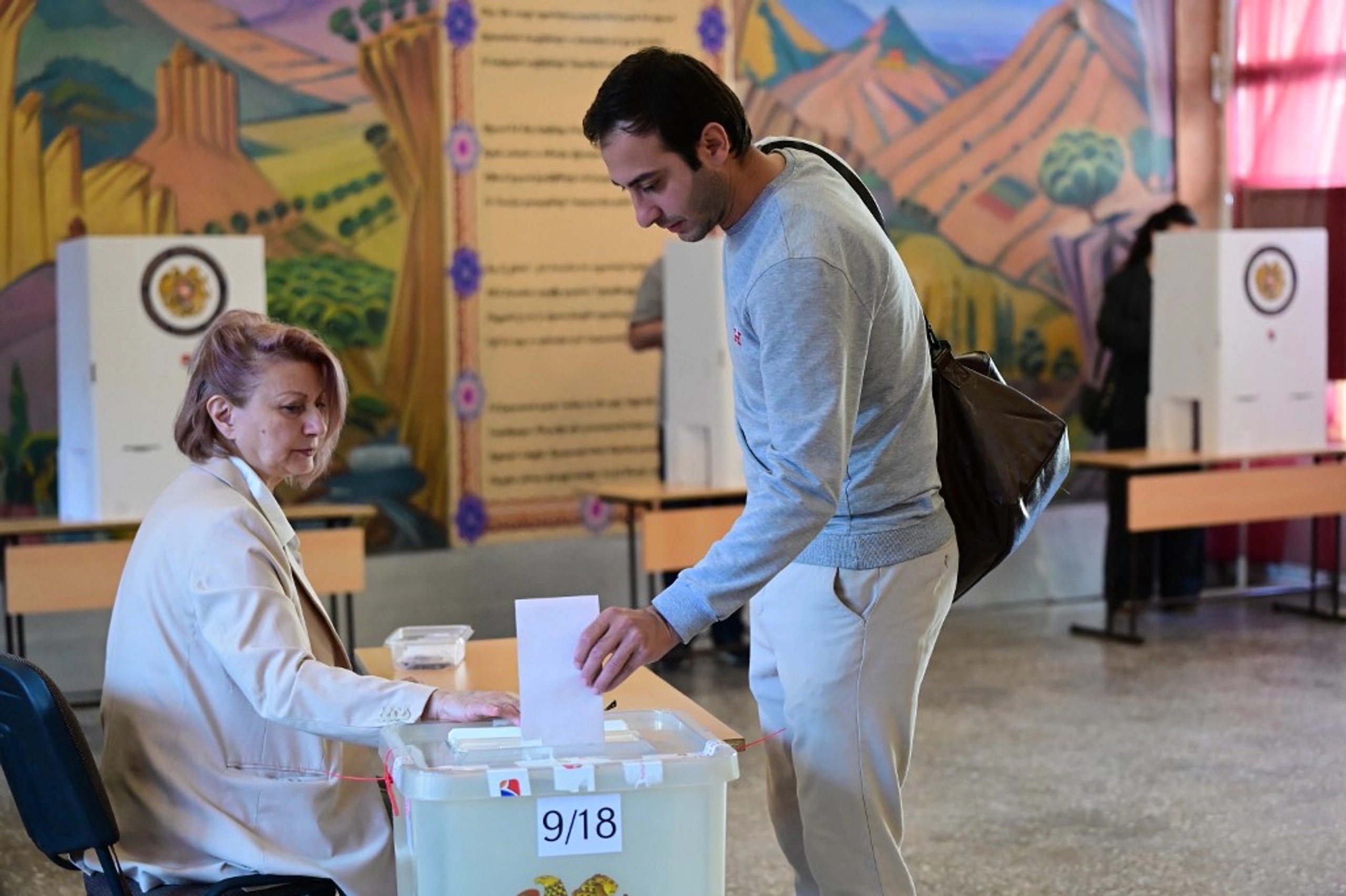 Sondaje contradictorii la ieșirea de la urne în alegerile legislative din Armenia