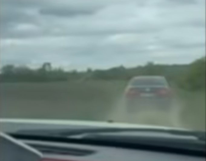 VIDEO // O grupare specializată în trafic de droguri, destructurată de oamenii legii. Trei persoane, cercetate penal