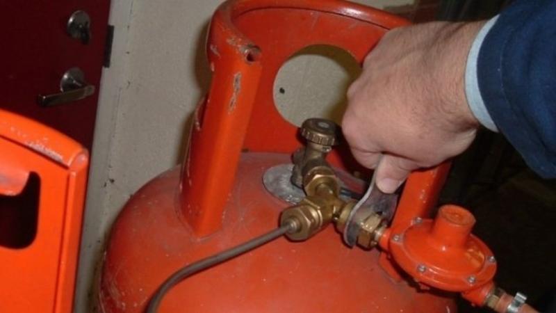 Explozie la Băcioi // Un tânăr a decedat, iar tatăl acestuia a ajuns la spital cu multiple arsuri