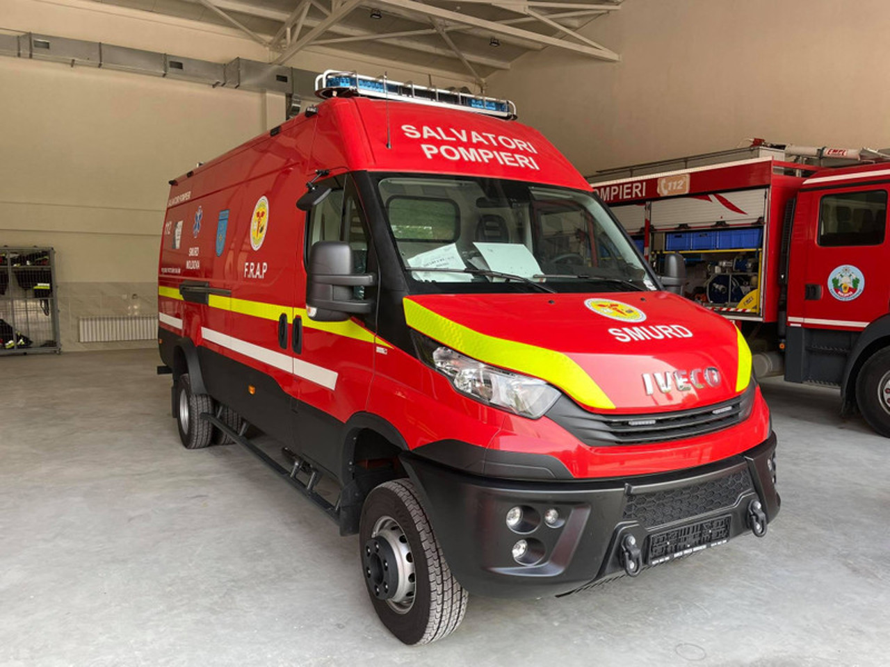 La un pas de tragedie. Un bărbat cățărat pe clădirea unui spital din Ștefan Vodă, salvat de IGSU