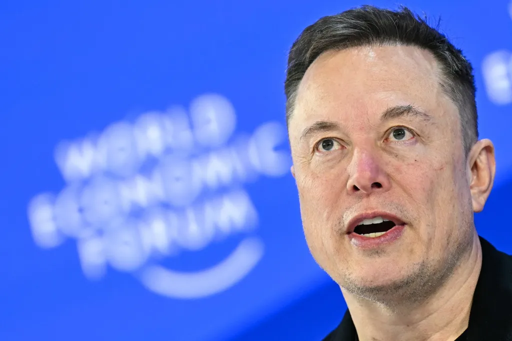 Cum a ajuns Elon Musk primul trilionar al lumii