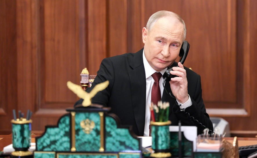 Putin l-a sunat pe Trump şi au convenit ca emisarii americani să se ducă „în curând” în Rusia