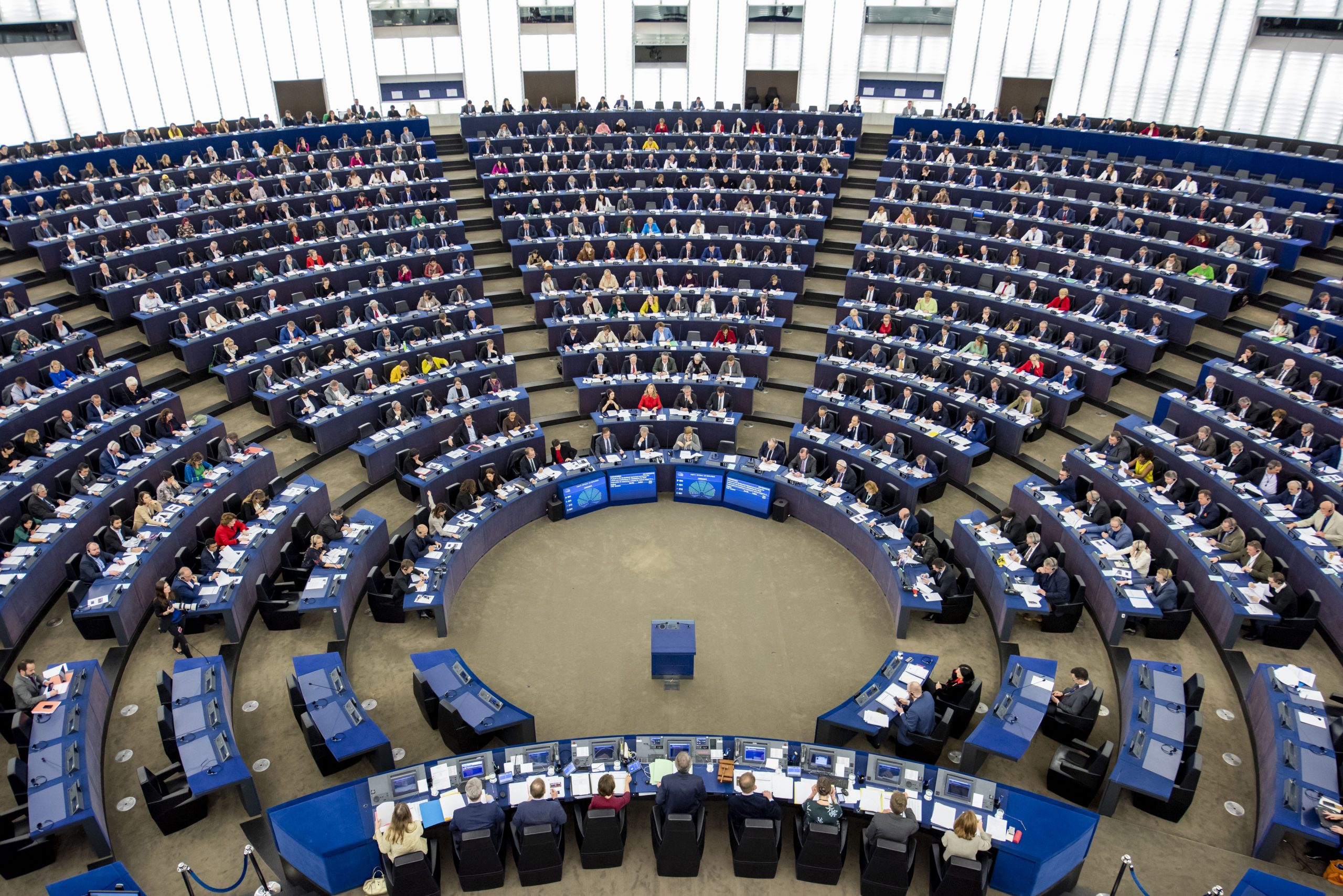 Parlamentul European va dezbate securitatea frontierei estice a UE și incursiunile dronelor rusești