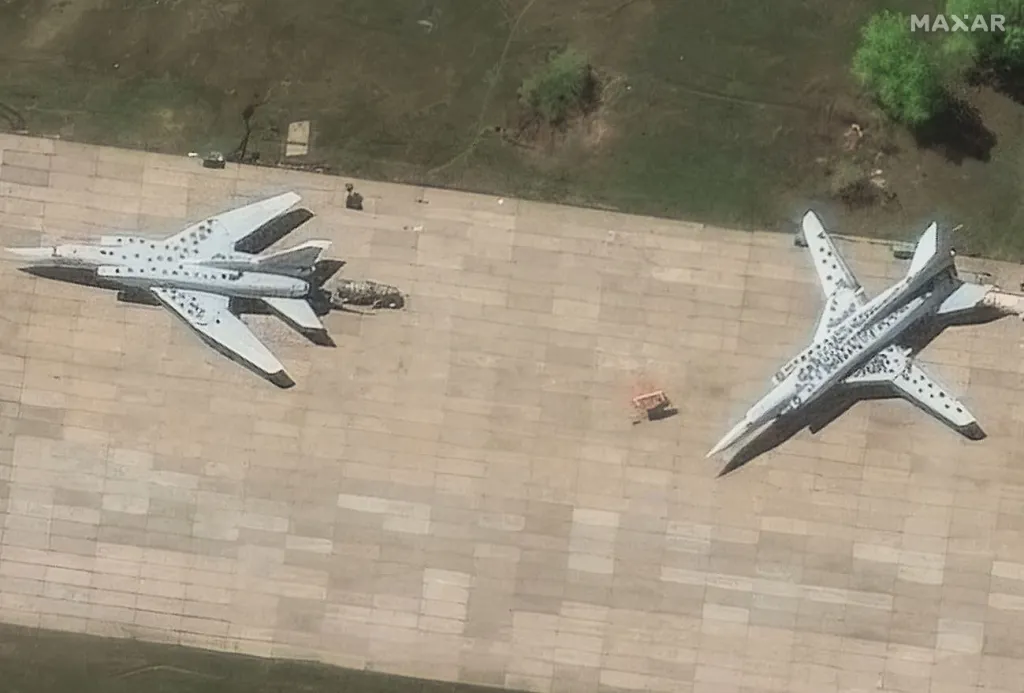 VIDEO // Un bombardier strategic al Rusiei s-a prăbușit în Siberia