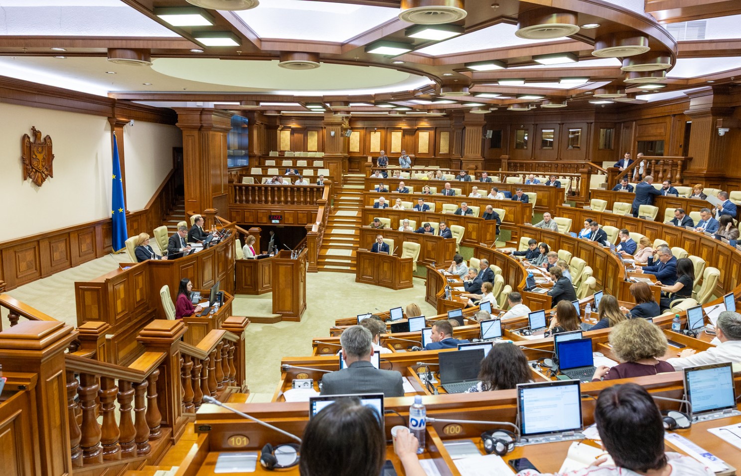 Sondaj IMAS: Cinci partide ar accede în viitorul Parlament