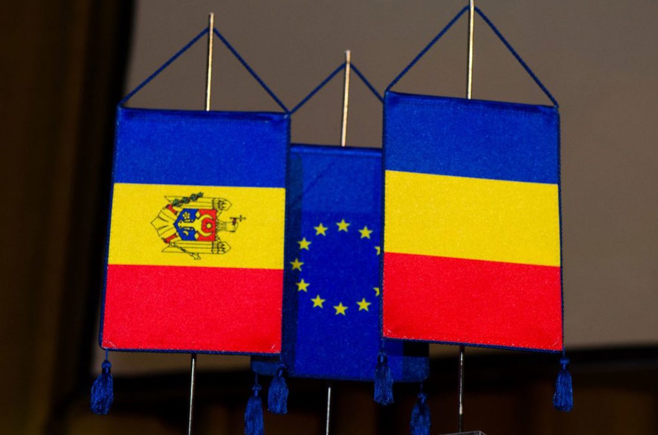 Sondaj IMAS: Majoritatea moldovenilor vor aderarea la UE, iar fiecare al treilea – unirea cu România