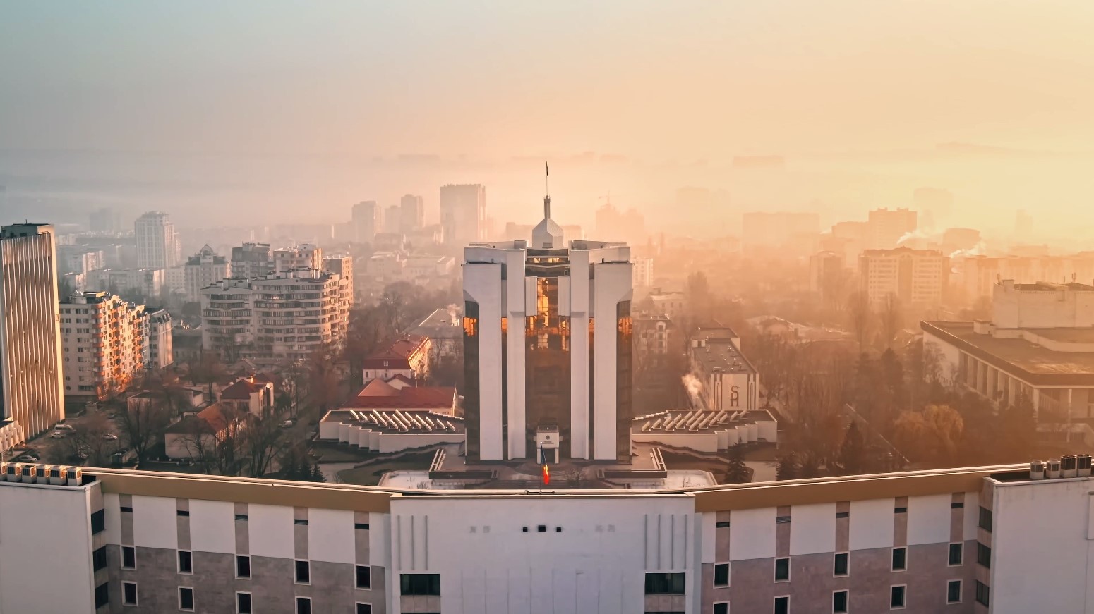 Sondaj // Dodon, Costiuc și Grosu, în topul preferințelor pentru funcția de președinte al R. Moldova