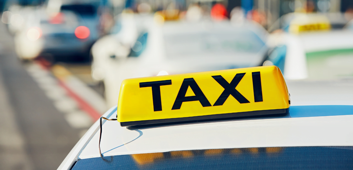 De la 1 iulie, salariile șoferilor de taxi vor fi impozitate conform regimului fiscal general