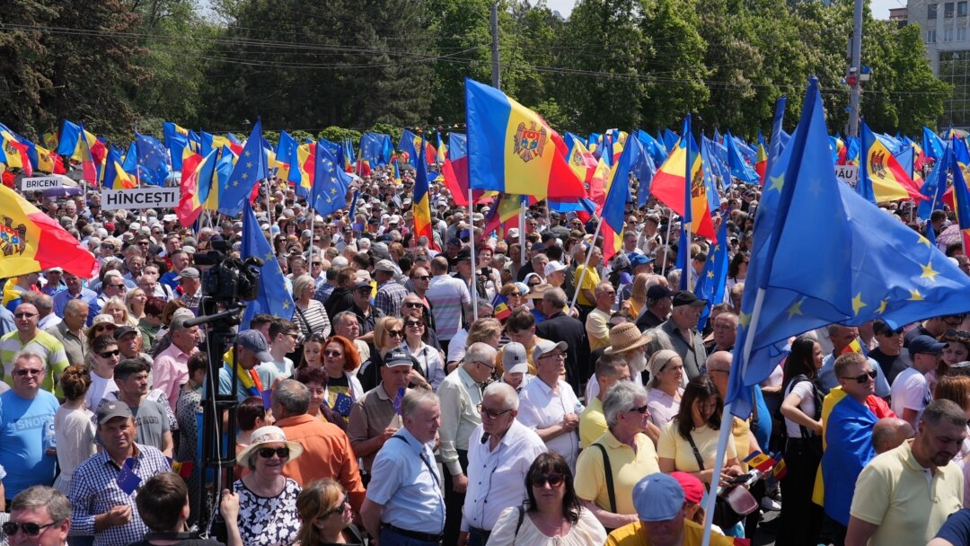 Sondaj realizat de Comisia Europeană: 58% dintre cetățenii moldoveni și 65% dintre ucraineni sprijină aderarea la UE