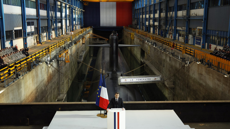 ANALIZĂ // Pariul nuclear fragil al lui Macron: „Planul B” pentru Europa, dacă SUA se retrag din NATO, depinde de votul popular al francezilor