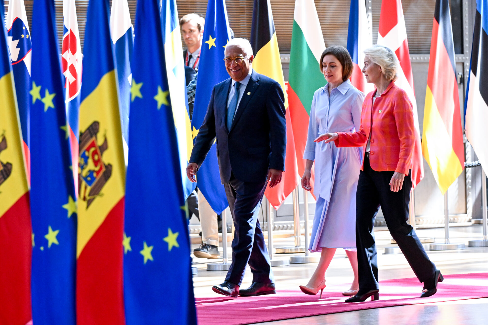 Maia Sandu a fost întâmpinată de liderii UE la summitul Moldova - Uniunea Europeană de la Bruxelles