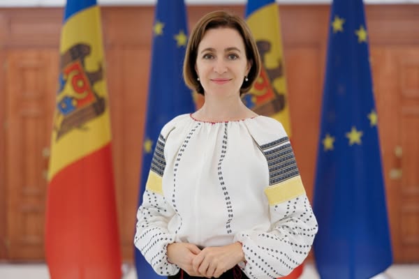 Maia Sandu, de Ziua Universală a Iei: Purtată oriunde se vorbește și se simte românește, ia ne amintește că tradițiile autentice nu se pierd