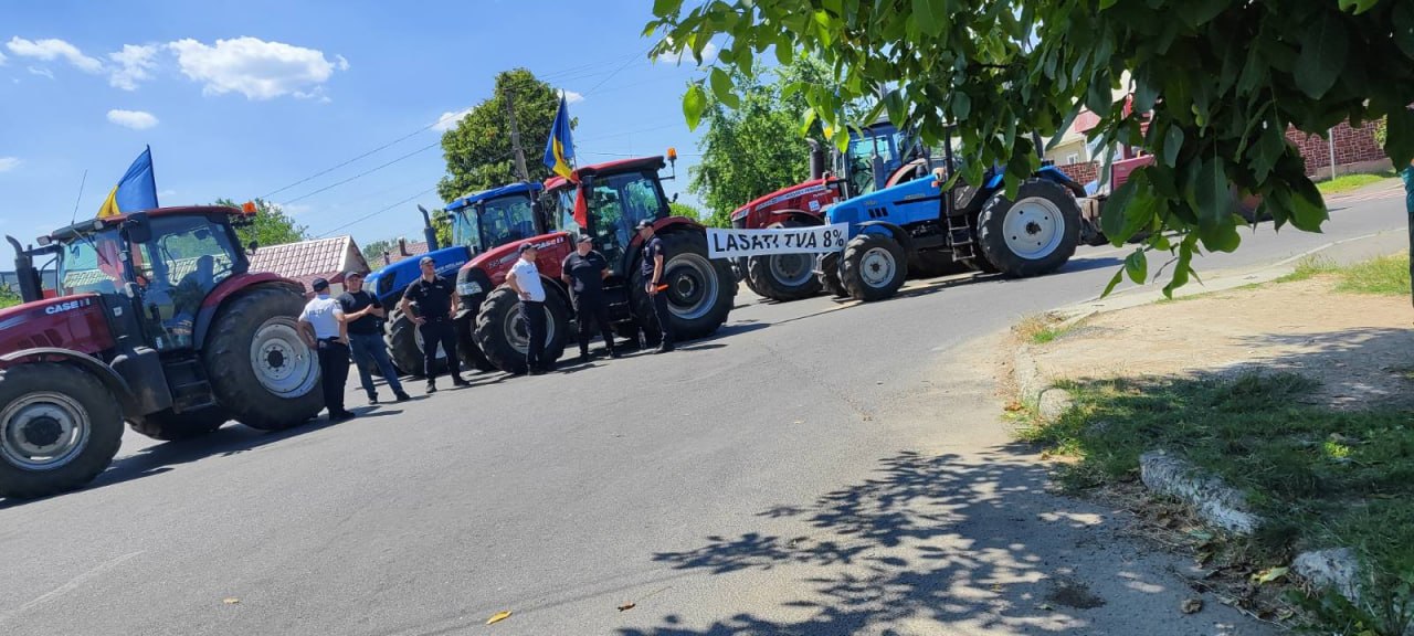 Protestele fermierilor // Circulație blocată pe mai multe trasee naționale și în apropierea punctelor de trecere a frontierei