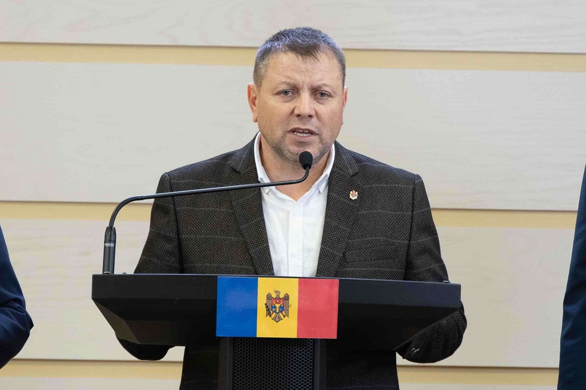 Protestele fermierilor // Deputatul lui Costiuc, Sergiu Stefanco, a lovit cu tractorul un angajat al Poliției