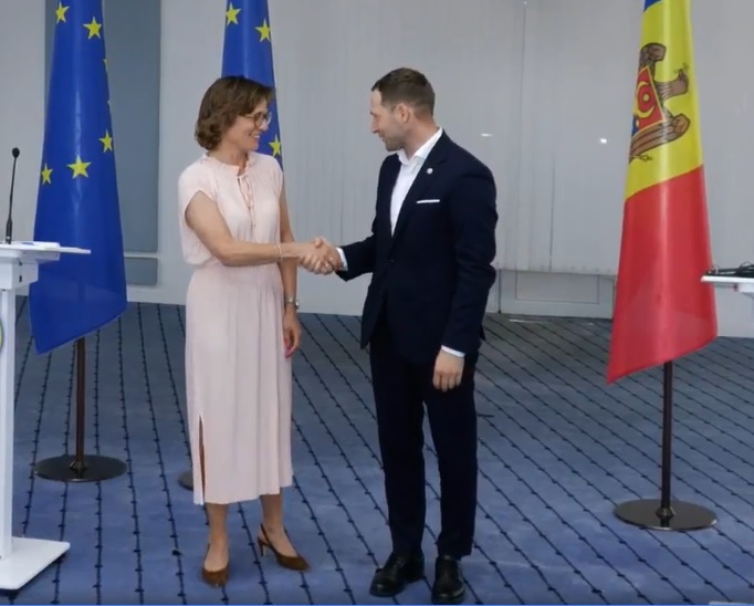Comisar european: O  Moldovă verde este un candidat mai puternic pentru aderarea la UE