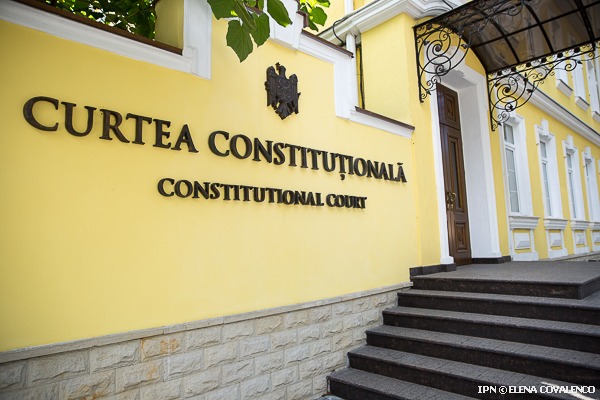 CCM: Statul poate limita temporar activitatea unui partid în condiții de risc pentru securitate