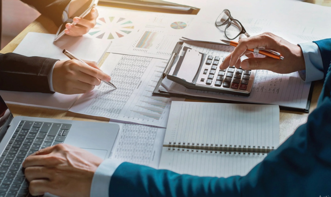 Audit: întârzierile în proiectul „Îmbunătățirea calității educației” ne-au costat peste 86 de mii de euro din buget