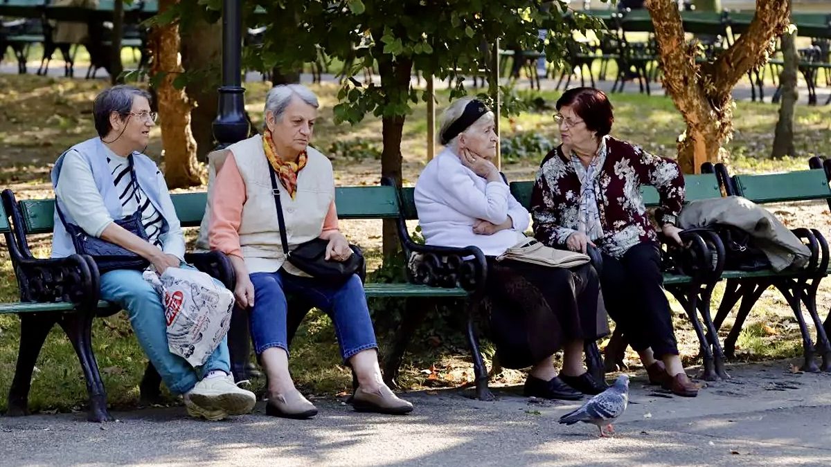 Din 1 iulie, vârsta de pensionare pentru femei crește la 62 de ani