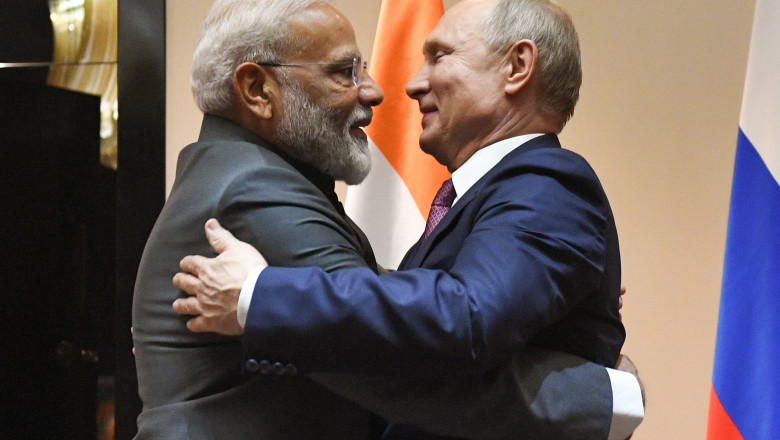 Inevitabilul s-a produs. Putin l-a rugat pe Modi să-i vândă benzină. Cantitățile impresionante pe care le va importa Rusia din India