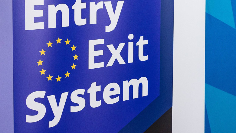 Avioanele decolează „pe jumătate goale” din cauza cozilor provocate de noul sistem de control la frontieră al UE
