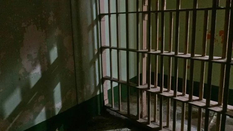 A încercat să oblige o mamă cu copil mic să se prostitueze în Turcia. Femeia, condamnată la închisoare