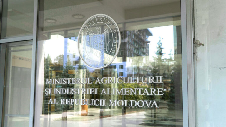 Procurorii cer 30 de zile de arest pentru secretarul de stat de la Ministerul Agriculturii