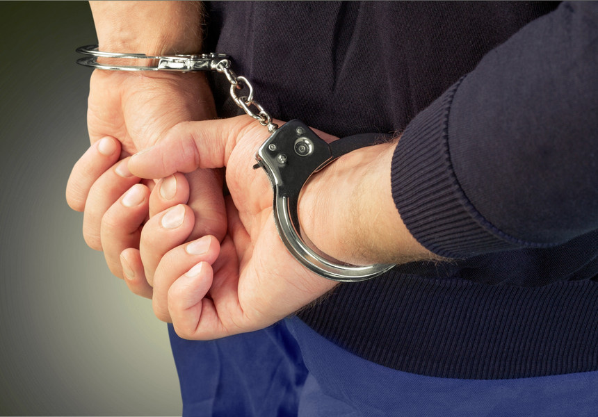 Ar fi cerut 20 de mii de euro pentru eliberarea unui condamnat pentru viol. Un suspect, reținut de CNA