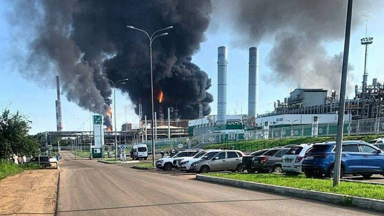 Ucraina atacă rafinării rusești în regiunile Saratov și Tatarstan