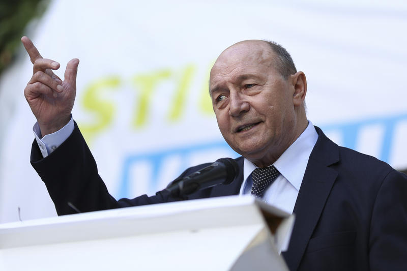 VIDEO // Băsescu, reacție vehementă după declarațiile lui Hubert Knirsch: „Un dobitoc… Moldova a fost ruptă de România prin pactul Ribbentrop-Molotov”