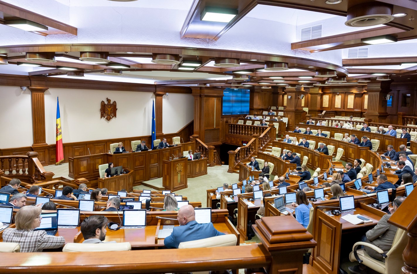 Învestirea Guvernului Tofan // Deputații se întrunesc marți în ședință plenară