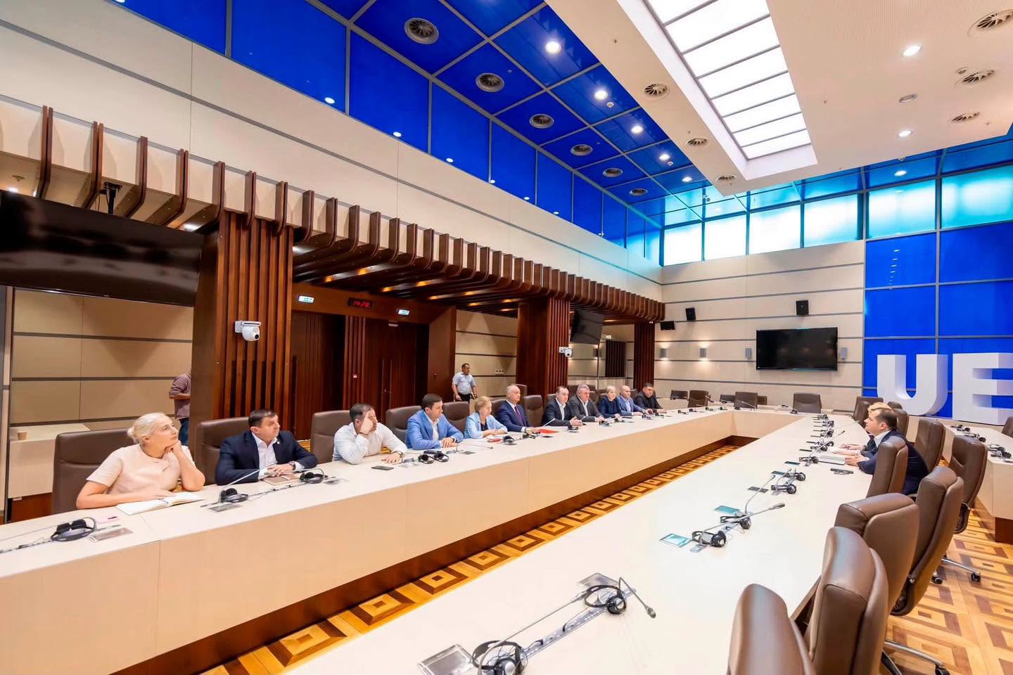 Consultările premierului desemnat cu fracțiunile: Opoziția cere programul de guvernare și lista miniștrilor