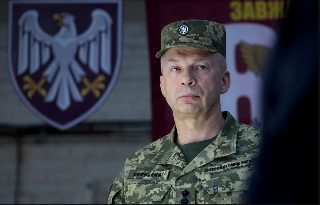 Zelenski se gândește să-l demită pe șeful Armatei, după ce mii de ucraineni i-au cerut asta în stradă