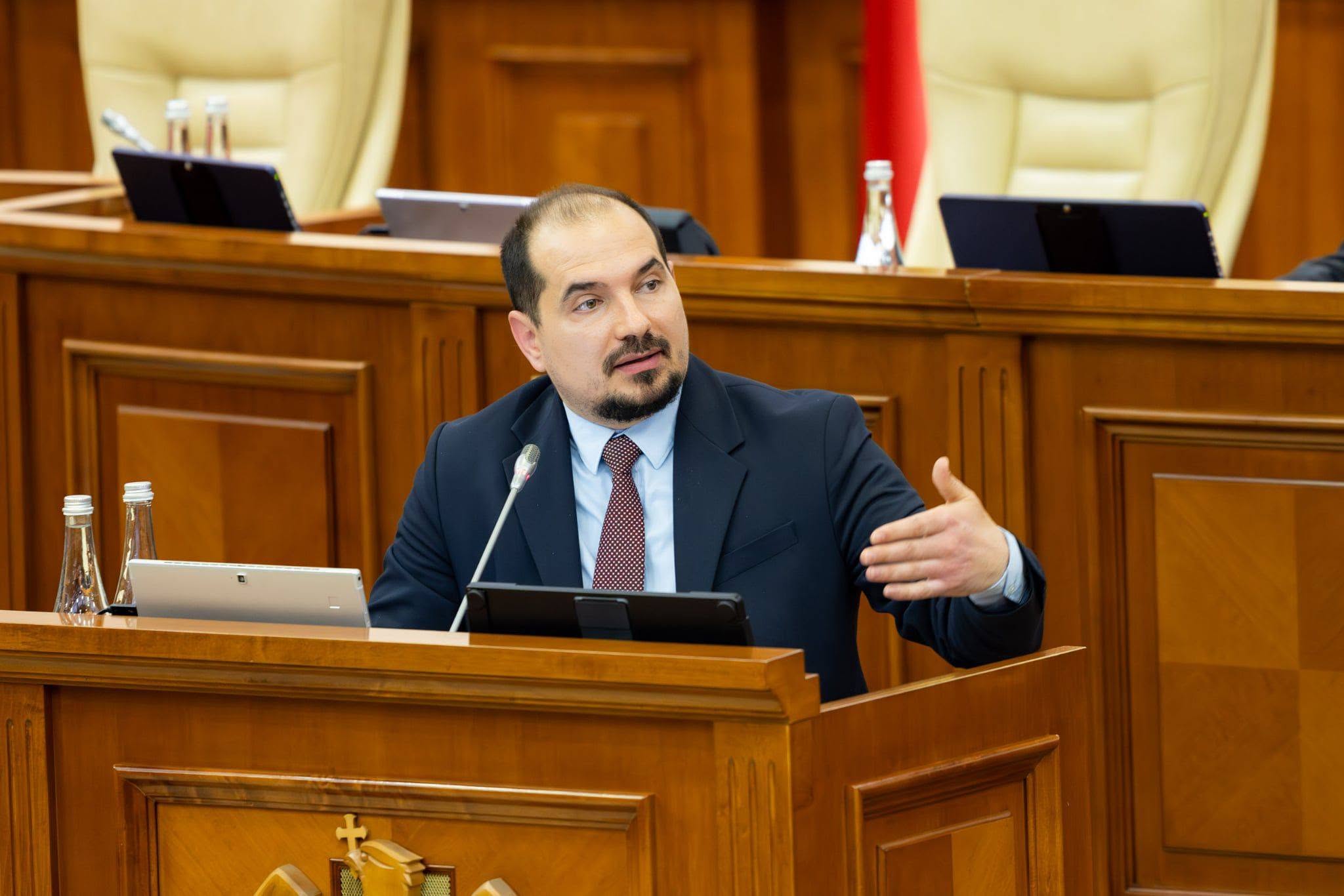 O mie de decizii privind amalgamarea voluntară, adoptate. Anunțul lui Alexei Buzu în Parlament
