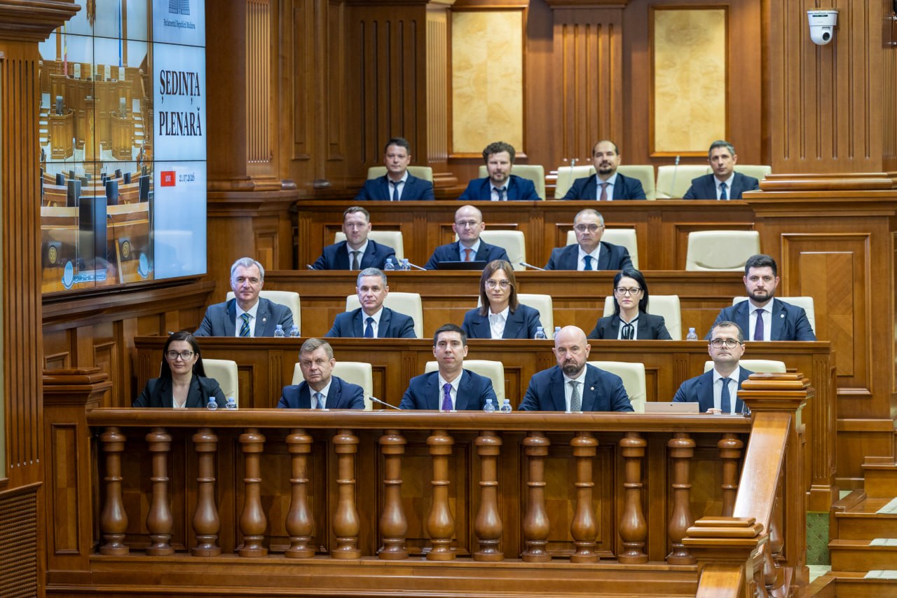 Republica Moldova are un nou Guvern! Cabinetul Tofan a fost susținut cu votul a 53 deputați