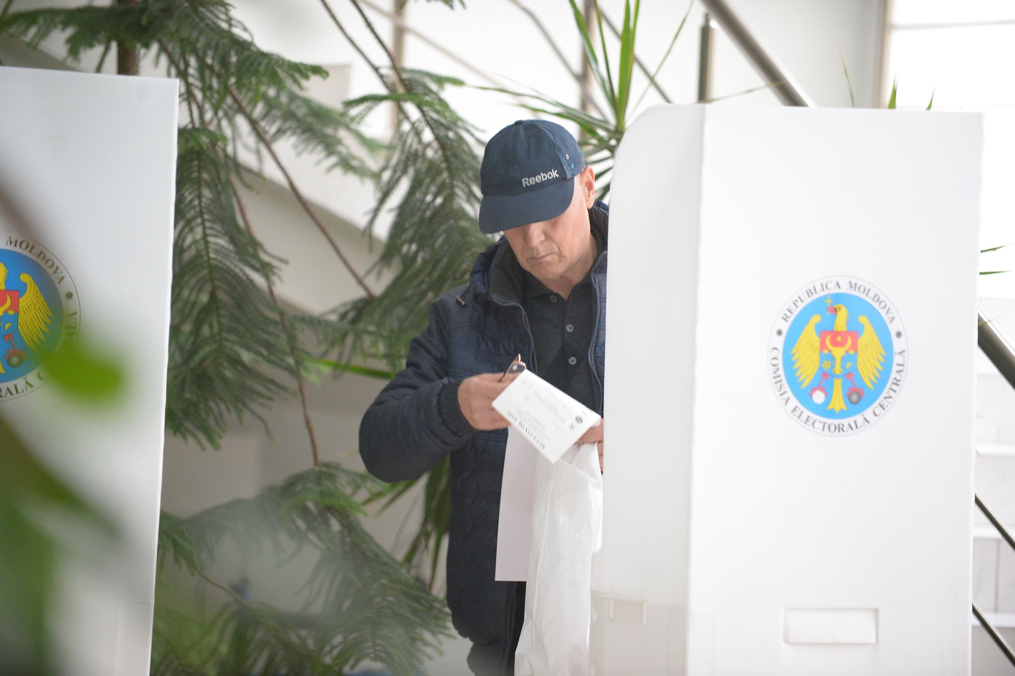 Sondaj IMAS: 48% dintre moldoveni ar vota pentru aderarea la UE, iar fiecare al treilea basarabean vrea unirea cu România