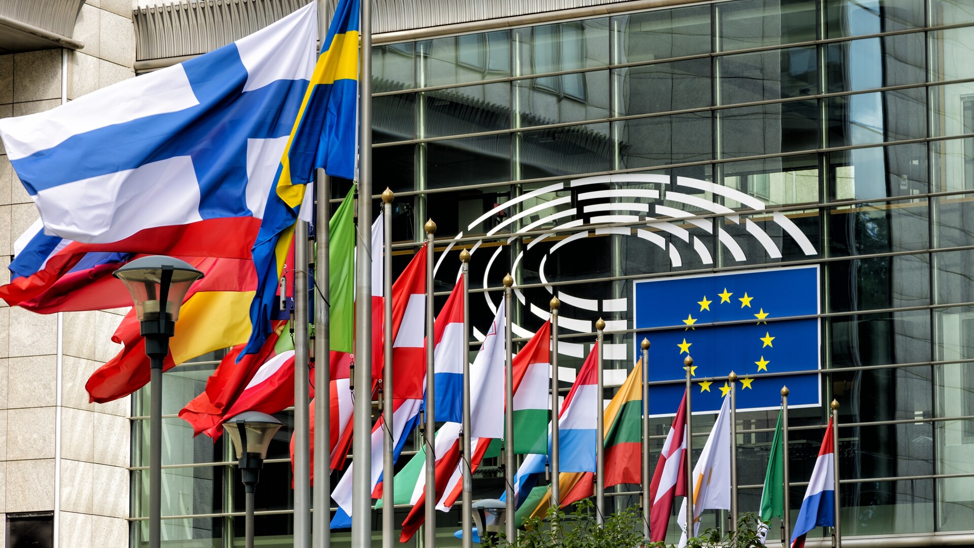 Efectele reînarmării Europei: Unul din cei mai mari producători de armament anunță că își dublează producția