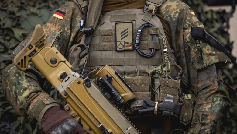 După decenii de prudență, Germania revoluționează modul în care produce arme. „A doua zi dimineață, soldații erau în culmea bucuriei”