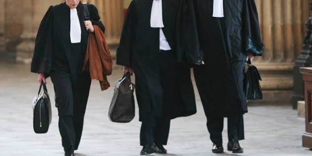 Licențele a 11 avocați, retrase de Comisia pentru etică și disciplină