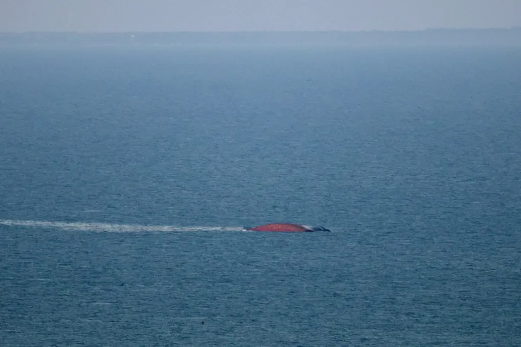 VIDEO // O navă lovită de ruși cu rachete de croazieră s-a scufundat în Marea Neagră