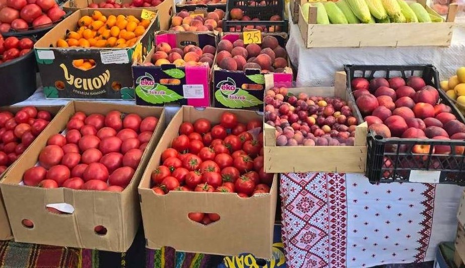 Chișinăuienii sunt așteptați în acest weekend la iarmaroace cu produse locale, fructe și legume de sezon