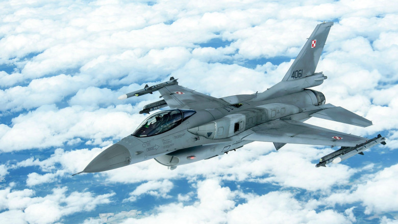Avioanele de vânătoare F-16 poloneze au interceptat un avion de spionaj rus la 60 km de țărmul Mării Baltice
