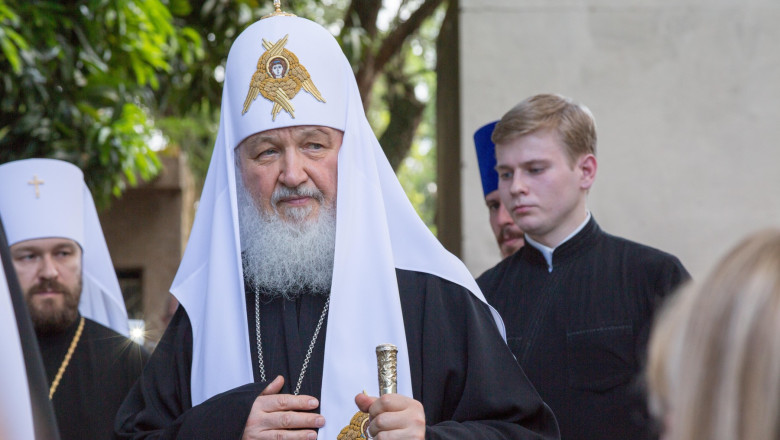 Patriarhul Kirill susține că „harul divin a ajutat URSS să creeze bomba atomică, iar războiul e o faptă bineplăcută lui Dumnezeu”