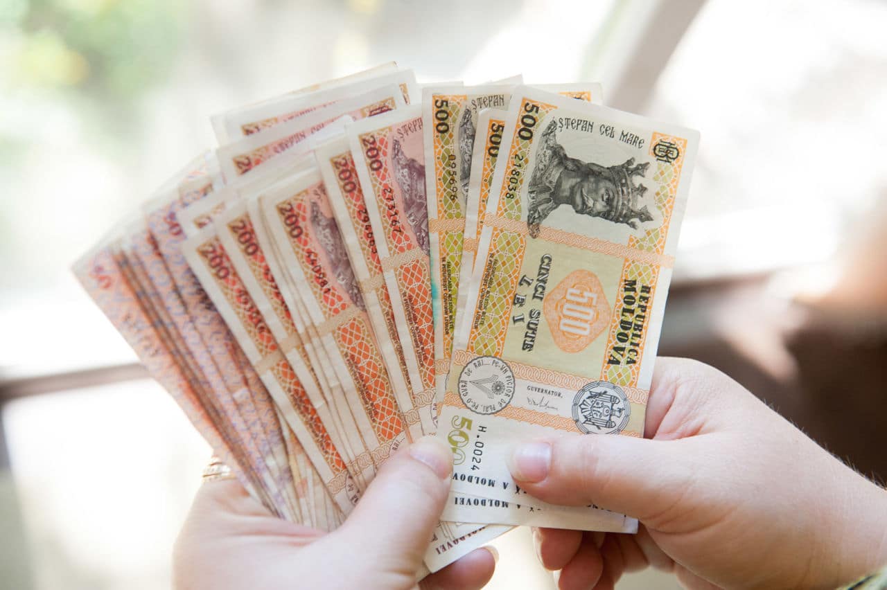 Pensiile și prestațiile sociale au fost finanțate. CNAS a transferat 2,3 miliarde de lei