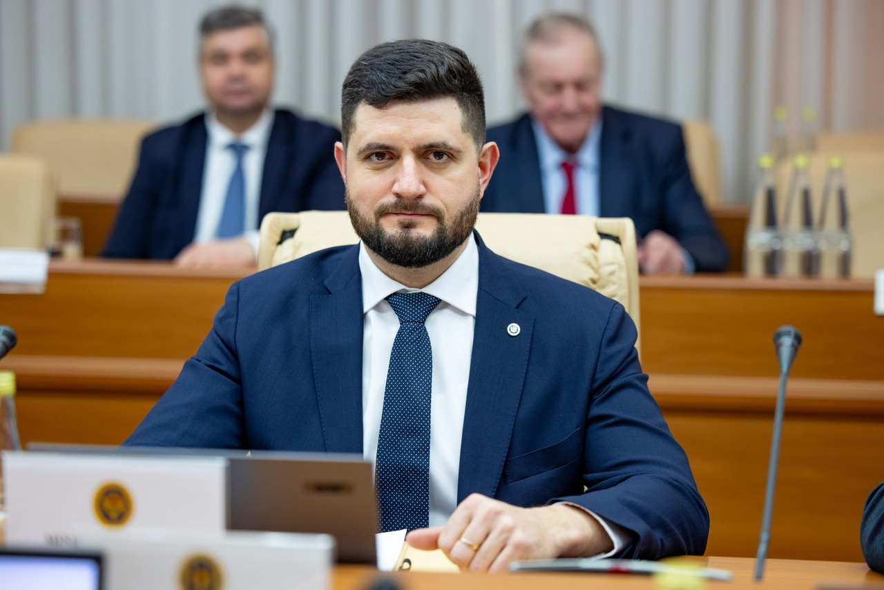 Ministrul Energiei: Economisiți curentul, presiunea asupra sistemului rămâne ridicată