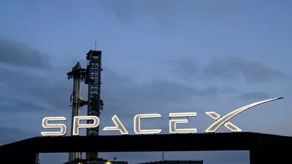 Elon Musk vrea să transforme Luna într-o fabrică uriașă de sateliți. Planul SpaceX care ar putea schimba industria spațială
